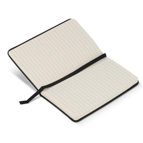 Voici notre carnet A6 avec des pages FSC ! Fabriqué à partir de matériaux R-PET/PU respectueux de l'environnement, c'est votre compagnon durable pour noter vos idées et vos notes. Chaque page que vous remplissez a un impact positif.