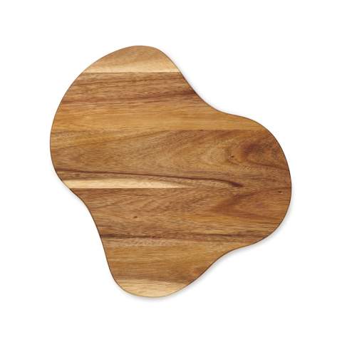 Serving board crafted from FSC®-certified acacia wood. The organic shape and angle-shaped edges make it easy to grab the board from a flat surface. Each board is unique, featuring its own distinctive grain pattern and natural colour variations. Perfect for presenting cheese, crackers, fruit, or other delicious snacks. To keep them looking as good as new for years, we recommend washing them by hand.