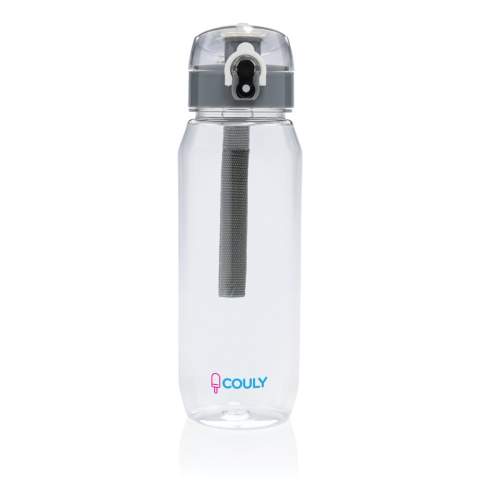 Bouteille d'eau 800ml en PET recyclé RCS est étanche et dispose d'un couvercle verrouillable et actionnable d'une seule main. Elle est également munie d'une poignée pour faciliter le transport. Le corps de la bouteille est composé à 100 % de rPET certifié RCS. La certification RCS garantit une chaîne d'approvisionnement entièrement certifiée pour les matériaux recyclés. Laver à la main uniquement. Ce produit est réservé aux boissons froides. Contenu recyclé total : 73 % sur la base du poids total de l'article. Sans BPA. Emballage cadeau en kraft certifié FSC® inclus.