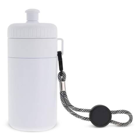 Hochwertige Sportflasche im Toppoint-Design mit Halteschlaufe und Plättchen für ein Doming. Ideal zur Personalisierung. Die Flasche wird in Europa produziert und ist BPA-frei und 100% auslaufsicher. Dank des weichen Squeeze-Materials lässt sich die Flasche leicht zusammendrücken. Die Sportflasche kann vollflächig bedruckt werden, sogar in Vollfarbiger Bildqualität. BPA-frei.