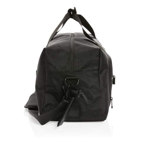The Swiss Peak AWARE™ RPET Voyager weekend bag is a modern travel bag. Made from durable 1680D recycled polyester with rich PU details, the bag is a perfect companion for a weekend away. The travel bag has a roomy compartment and an internal zipper pocket. The front zipper pocket houses multiple pockets for handy internal organisation. Additional features are a luggage tag and RFID pockets. In short: an absolute must-have for a weekend away. The exterior is made from 1680D recycled polyester and the lining is 150D recycled polyester. With AWARE™ tracer that validates the genuine use of recycled materials. Each bag has reused 50.7 0.5L PET bottles. 2% of proceeds of each product sold containing AWARE™ will be donated to Water.org.<br /><br />PVC free: true