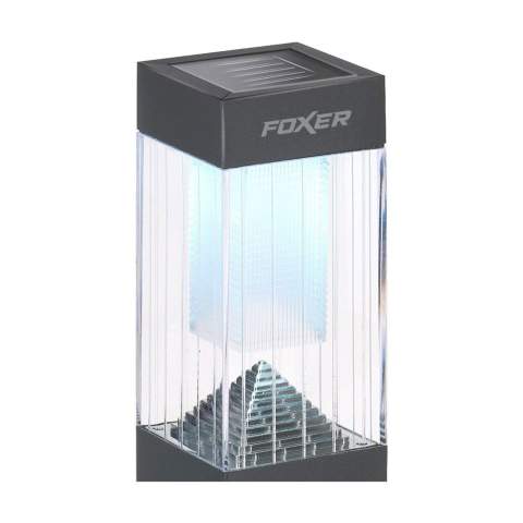 Lampe solaire à LED Grundig. Fabriquée en acier inoxydable et en plastique. Dès qu'il fait sombre, la lumière blanche (2 LED) s'allume automatiquement. L'éclairage solaire idéal pour le jardin ou l'allée. Équipée d'un piquet et facile à déplacer. Après une charge complète, la lampe fournit 6 à 8 heures de lumière. Résistante aux éclaboussures. Comprend une pile rechargeable AAA Ni-Mh 1,2 V (600 mAh). Emballage par pièce.
