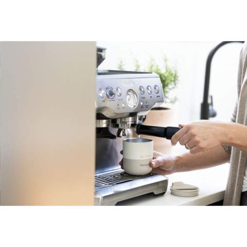 Gobelet thermos solide à double paroi. De la collection Rise produite par la marque Klean Kanteen. Équipé d'une isolation sous vide Climate Lock™. Ce gobelet de haute qualité et de taille pratique est fabriqué à partir d'acier inoxydable 18/8 recyclé post-consommation certifié à 90%. Finition avec un revêtement en poudre Klean Coat® résistant aux chocs. Son système de fermeture empêche les déversements et le rebord étroit offre une expérience de consommation confortable lorsque vous sirotez du café, du thé, des cocktails ou d'autres boissons chaudes ou froides. Ce gobelet garde les boissons chaudes jusqu'à 2 heures et froides jusqu'à 8 heures. Facile à nettoyer. Ce produit passe au lave-vaisselle. Le lavage à la main est recommandé pour préserver l’impression. Goût et odeur neutres. Sans BPA, BPDS, phtalates, PVC et métaux lourds. Ce gobelet a un superbe design. Capacité 296 ml. Klean Kanteen est Certifié climatiquement neutre, membre de 1% For the Planet et soutient ainsi des organisations environnementales.