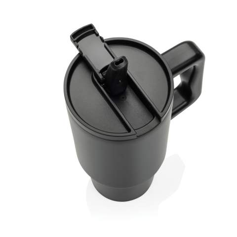 Dieser 900ml-Becher mit schlankem Boden, der so in die meisten Getränkehalter passt, und einen komfortablen Griff für einfachen Transport bietet, ist die perfekte Balance zwischen Fassungsvermögen und Komfort. Ob Sie einen anstrengenden Arbeitstag hinter sich haben oder einen Wochenendausflug planen, Embrace hält Ihr Getränk dank seiner doppelwandigen, vakuumisolierten Konstruktion stundenlang auf der richtigen Temperatur. Er ist aus strapazierfähigem recyceltem Edelstahl gefertigt und verfügt über einen vollständig auslaufsicheren Schraubdeckel mit sicherem Klappverschluss – ein Strohhalm ist nicht erforderlich. Einfach greifen, trinken und los geht's. RCS-zertifiziert für eine transparente und zertifizierte Lieferkette von recycelten Materialien. Gesamtanteil an recyceltem Material: 68% bezogen auf das Gesamtgewicht des Artikels. BPA-frei. Nur Handwäsche.<br /><br />HoursCold: 15