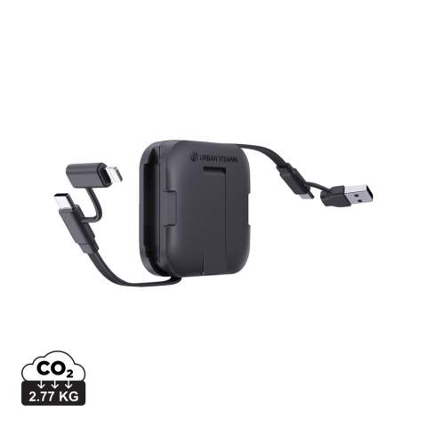 De ultieme alles-in-één oplaadoplossing. San Jose is een 100W telefoonhouder met een geïntegreerde intrekbare oplaadkabel die supersnelle stroom en gemak levert. Met zijn magnetische telefoonhouder en kickstand houdt de San Jose je telefoon veilig en rechtop in de perfecte hoek voor handsfree gebruik - of je nu video's bekijkt, videogesprekken voert of CarPlay gebruikt. De intrekbare RTPE-kabel is tot 100 cm uittrekbaar en biedt supersnel opladen, met ondersteuning voor een vermogen tot 100 W met de USB-C naar USB-C-kabel. Hij wordt ook geleverd met USB-A naar USB-C en USB-A naar iOS-connectoren, waardoor hij veelzijdig genoeg is om een ​​breed scala aan apparaten op te laden. Bovendien ondersteunt het gegevensoverdracht voor naadloze bestandssynchronisatie tijdens het opladen. San Jose is gemaakt met RCS (Recycled Claim Standard) gecertificeerde RABS & RTPE-materialen. Totaal gerecycled materiaal 59% op basis van het artikelgewicht. Urban Vitamin-artikelen zijn gemaakt zonder PVC.<br /><br />PVC free: true