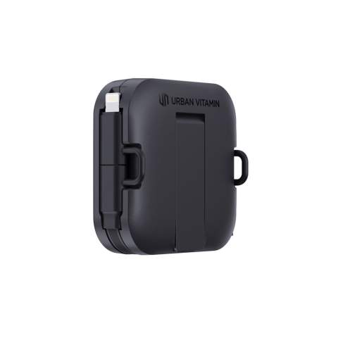 De ultieme alles-in-één oplaadoplossing. San Jose is een 100W telefoonhouder met een geïntegreerde intrekbare oplaadkabel die supersnelle stroom en gemak levert. Met zijn magnetische telefoonhouder en kickstand houdt de San Jose je telefoon veilig en rechtop in de perfecte hoek voor handsfree gebruik - of je nu video's bekijkt, videogesprekken voert of CarPlay gebruikt. De intrekbare RTPE-kabel is tot 100 cm uittrekbaar en biedt supersnel opladen, met ondersteuning voor een vermogen tot 100 W met de USB-C naar USB-C-kabel. Hij wordt ook geleverd met USB-A naar USB-C en USB-A naar iOS-connectoren, waardoor hij veelzijdig genoeg is om een ​​breed scala aan apparaten op te laden. Bovendien ondersteunt het gegevensoverdracht voor naadloze bestandssynchronisatie tijdens het opladen. San Jose is gemaakt met RCS (Recycled Claim Standard) gecertificeerde RABS & RTPE-materialen. Totaal gerecycled materiaal 59% op basis van het artikelgewicht. Urban Vitamin-artikelen zijn gemaakt zonder PVC.<br /><br />PVC free: true