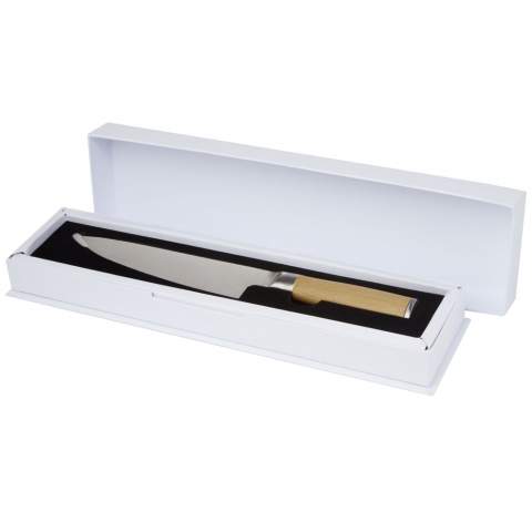 Couteau de chef avec manche en bambou. Le bambou a été sourcé et produit selon des standards durables.