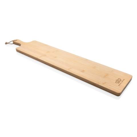 Add a sophisticated touch to any occasion when you serve tapas, antipasti and more on this attractive Ukiyo bamboo serving tray. A definite eyecatcher at any party! Packed in a luxury gift box. The board is untreated and can be treated with oil if desired. Never put it into the dishwasher, handwash only.