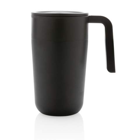 Mug 480ml en PP recyclé GRS et en acier inoxydable avec un couvercle à fermeture coulissante. L'intérieur, le couvercle et la poignée de la bouteille sont fabriqués à partir de 100 % de PP certifié GRS. La certification GRS garantit une chaîne d'approvisionnement entièrement certifiée pour les matériaux recyclés. Contenu recyclé total : 60% sur la base du poids total de l'article. Sans BPA. Emballage kraft certifié FSC® inclus.<br /><br />HoursHot: 2<br />HoursCold: 4