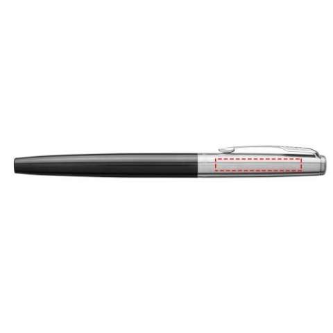 This Jotter rollerbal pen is a modern interpretation of the original icon featuring the iconic arrow clip and distinctive shape. Available in colours matching the bestsellers from the Jotter Core collection (106475/ 106477) and the new Jotter Originals colours. Packed in a Parker gift box.