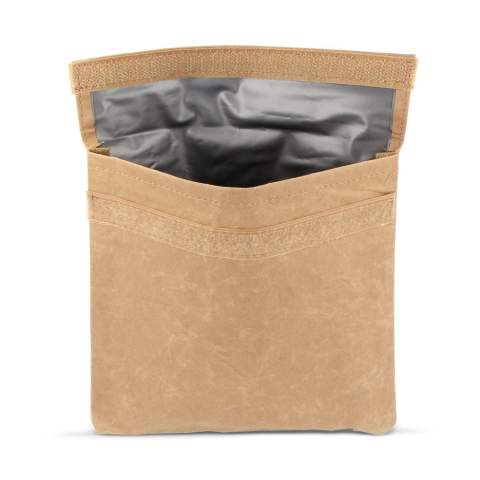 Meet our new sandwich bag! Designed with a PEVA lining to keep your sandwiches fresh and your conscience clean. Say goodbye to single-use plastics and hello to eco-friendly snacking. Perfect for meals on the go!