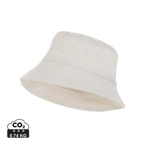 The Impact Aware™ 285gsm canvas bucket hat undyed is a timeless bell-shaped model. The bucket hat protects your head from the sun, is pleasant to wear and brightens up your outfits. The recycled canvas is undyed and used in its raw form, without chemicals from dyeing or bleaching. With AWARE™ tracer that validates the genuine use of recycled materials. 2% of proceeds of each Impact product sold will be donated to Water.org. Composition 70% recycled cotton, 30% recycled polyester. Circumference 58-60cm, one size fit.