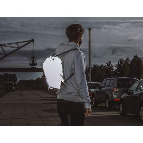 Rucksack aus grauem, reflektierendem, fluoreszierendem und wasserabweisendem Nylon. Speziell beschichtet. Mit Zugkordel und verstärkten Ecken. Damit sind Sie beim Spazierengehen oder Radfahren im Dunkeln sichtbar. Fassungsvermögen ca. 8 Liter.