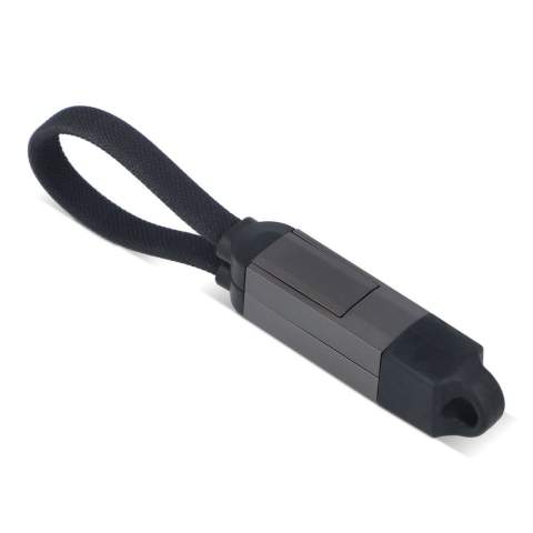 Deze multifunctionele kabel is de ultieme reisgenoot, met USB-A en USB-C ingangen met USB-C en Lightning uitgangen voor eindeloze compatibiliteit. Hij ondersteunt Power Delivery (PD) en Quick Charge (QC). Het nylon gevlochten materiaal garandeert een lange levensduur, terwijl de magnetische sluiting het netjes georganiseerd houdt. Perfect voor on-the-go gebruik.