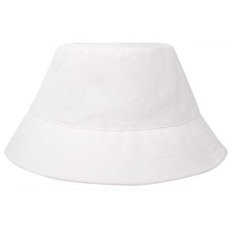 Der Wicklow Recycling-Sonnenhut besteht zu 70 % aus Recyclingbaumwolle und zu 30 % aus recyceltem Polyester und wurde für einen bequemen Sitz mit einem Kopfumfang von 60 cm entwickelt. Jeder Hut wird außerdem mit einem Aware™ Tracer geliefert. Diese innovative Funktion ermöglicht es den Nutzern, die Herkunft und den Weg ihres Artikels mithilfe eines QR-Codes nachzuvollziehen, wodurch die Transparenz der Lieferkette erhöht und eine stärkere Verbindung zwischen dem Produkt und seinem Herstellungsprozess fördert.
