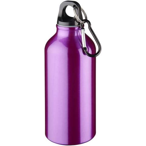 Staying hydrated at all times is possible with this durable yet lightweight 400 ml aluminium water bottle. It is the perfect companion while exercising, on day trips or at the office. The single wall Oregon bottle has a twist-on lid and offers plenty of space to add any kind of logo. Clip the attached carabiner (not suitable for climbing) securely to a bag to avoid losing it. BPA Free and tested and approved under German Food Safe Legislation (LFGB) and for phthalates content under  REACH.  