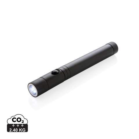 Deze magnetische LED-werklamp is perfect voor elke situatie. Hij is eenvoudig te plaatsen op metalen objecten door de magneet aan de achterkant en zorgt hierdoor voor een perfecte belichting. Deze aluminium zaklamp kun je uitschuiven van zijn normale grootte van 17 cm naar 58 cm, zodat je voorwerpen kunt oppakken die vastzitten op moeilijk te zien en bereikbare plaatsen met de magneet aan de voorkant. Deze zaklamp is uitgerust met drie LED's voor extra heldere belichting in donkere ruimtes. Wanneer het licht wordt uitgestrekt, wordt het hoofd flexibel en kan het in elke richting worden aangepast. Inclusief batterijen voor direct gebruik.<br /><br />Lightsource: LED<br />LightsourceQty: 3