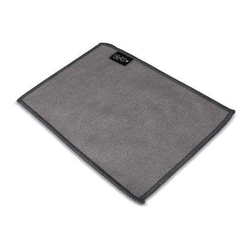 Un chiffon de nettoyage pour les écrans et les lunettes en 400g/m² de PET 100% recyclé. Une face est en microfibre lisse et l'autre face est en tissu éponge pour offrir de multiples possibilités de nettoyage. Personnalisez ce produit sur toute sa surface grâce à un motif de sublimation en couleur. 
