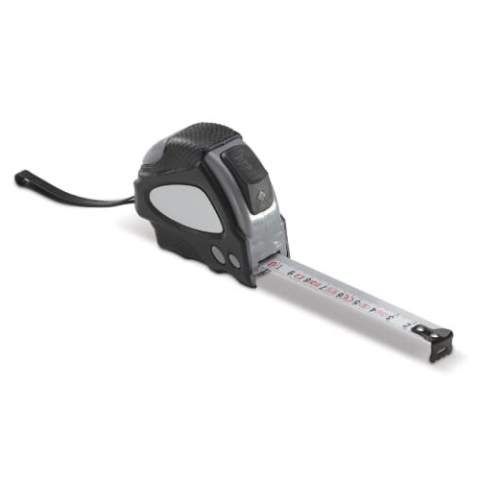 Tape measure that is easy to carry thanks to the belt clip. Features a three meters long white measuring tape. This measuring tape guarantees a long service life thanks to its sturdy casing with profile.