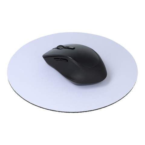 Ce tapis de souris rond apporte une touche d'élégance au design classique. Il est entièrement personnalisable grâce à l'impression par sublimation, idéale pour mettre en valeur des designs uniques ou de marque. La base en caoutchouc durable offre une prise en main sûre et antidérapante, ce qui est parfait pour des mouvements de souris fluides et précis.