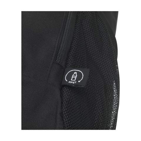 Sac à dos en polyester RPET robuste. Un design fin avec un compartiment généreux permettant de transporter en toute sécurité un ordinateur portable jusqu'à 15,6 pouces. Il est doté d'une poche zippée supplémentaire sur le devant et d'une poche en filet sur les deux côtés. Les bretelles réglables et le panneau arrière sont doublés d'un tissu en maille et dotés de mousse pour un meilleur confort de transport. Les sangles d'épaule réglables sont dotées de boucles supplémentaires et d'une sangle pour les maintenir en place pendant le transport. Ce sac à dos est doté de fermetures éclair robustes, entièrement doublé et soigneusement fini. Un sac à dos compact qui offre un espace surprenant. Certifié GRS. Total des matériaux recyclés : 92%. capacité d'environ 12 litres.