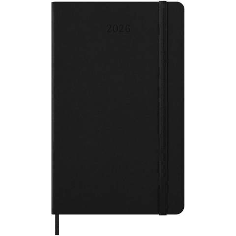 L’agenda hebdomadaire vertical Moleskine au format large à couverture rigide est daté de janvier à décembre 2026. La mise en page verticale permet d’afficher chaque semaine sur deux pages avec les jours en haut de la page. Ce style d’agenda populaire est parfait pour ceux qui veulent avoir une vue d’ensemble de l’organisation de la semaine. Il est doté d’un papier ivoire sans acide, d’un élastique de fermeture noir, d’un marque-page, d’une pochette intérieure extensible de couleur assortie et d’autocollants pour la personnalisation, ainsi que d’autocollants de l’année pour le dos.