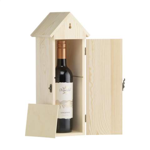 Rackpack Tweet Suite: een wijnkist en een vogelhuisje in één. Door dit wijnkistje op te hangen in je achtertuin, aan een boom of aan een paal creëer je een mooi duurzaam vogelhuisje om allerlei vogelvrienden aan te trekken. De Tweet Suite brengt vreugde voor jou en de vogels! Rackpack: een wijngeschenkkist met een nieuw tweede leven!  • geschikt voor één fles wijn • 8-10 mm duurzaam dennenhout • wijn niet inbegrepen. Per stuk in kraft doos.