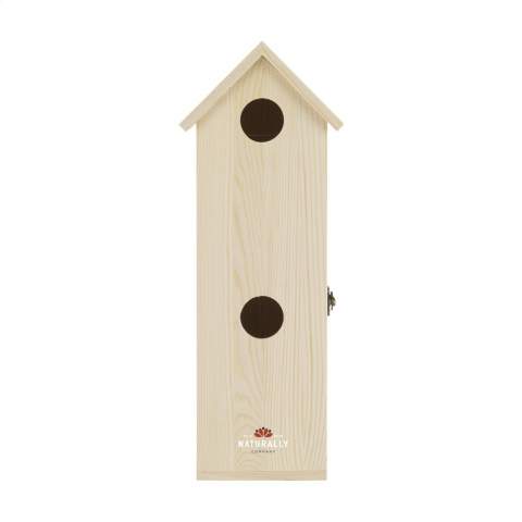 Rackpack Tweet Suite: a wine gift box and bird house in one. The Rackpack Tweet Suite is a wooden gift box for a bottle of wine that turns into a bird house. By hanging this winebox in your backyard, to a tree or on a post you create a nice sustainable bird house to attract all kinds of bird friends. The Tweet Suite brings joy for you and the birds. Rackpack: a wine gift box made of wood with a new second life!  • suitable for one bottle of wine • 8-10 mm pine wood • wine not included. Each item is supplied in an individual brown cardboard box.