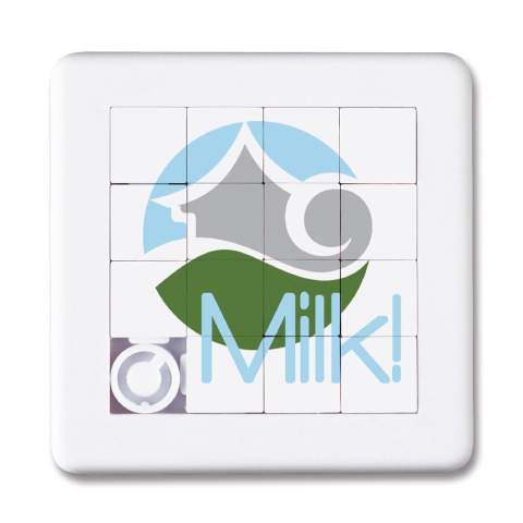 Taquin/puzzle (blanc) carré. Grande surface de marquage. Marquage digital (quadri) sur toute la surface possible. Avec le marquage digital, le prix reste le même peu importe le nombre de couleurs de marquage. Fabriqué dans une usine audité BSCI. Tous nos produits sont testés et certifiés, et répondent  aux normes sociales. 