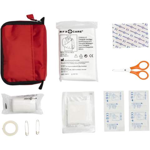 5 plasters, 4 alcohol pads, bandage, triangle bandage, 2 safety pins, 5 gauzes, and scissors in nylon pouch. EN13485 compliant.