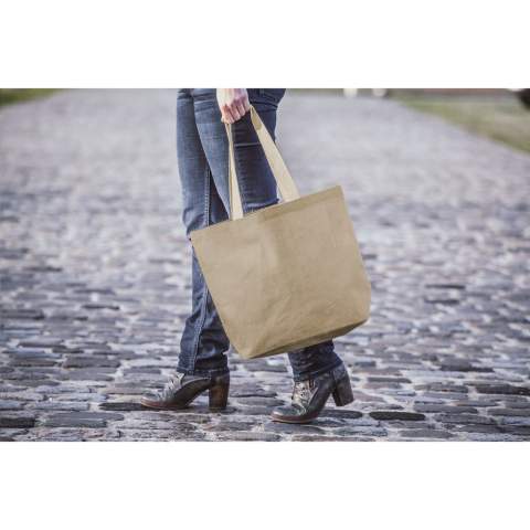 WoW! Distinctive jute bag with laminated interior and long, woven cotton handles. Rugged and wear-resistant. Suitable as shopping bag, shopper and ideal for daytrips. OEKO-TEX® certified. Capacity 25 liters.       For information: due to the coarseness of the fabric, the ability to imprint small details of a logo, thin lines and small letters is limited. We may therefore, after receiving your logo, advise you to adjust or enlarge the logo.