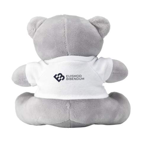 Lichtgrijze, superzachte knuffelbeer in mini formaat. Met kraalogen, verharde neus en wit T-shirt. Zonder opdruk worden de beren en T-shirts los geleverd.