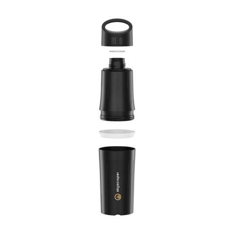 Waterfles van het merk BE O Lifestyle. De fles is gemaakt van 94% BIO HDPE uit suikerriet. 100% recyclebaar. Door het bijzonder opvallende design is dit een absolute eyecatcher. De fles heeft een handige, lekvrije schroefdop en is gemakkelijk mee te nemen. De fles bestaat uit meerdere delen. De delen zijn afzonderlijk te gebruiken als drinkbeker, zo deel je gemakkelijk je drankje. Dit maakt ook schoonmaken extra gemakkelijk. Geschikt voor alle dranken zonder koolzuur en alcoholische dranken tot 13%. Wees voorzichtig als de beker gevuld is met hete vloeistof. Draag de beker rechtop en niet schudden. Food Approved en geur- en smaakneutraal. Vaatwasserbestendig tot 65°C. Voor behoud van de opdruk wordt met de hand afwassen aanbevolen. EU-gecertificeerd. Inhoud 500 ml. Dutch design. Made in Europe.