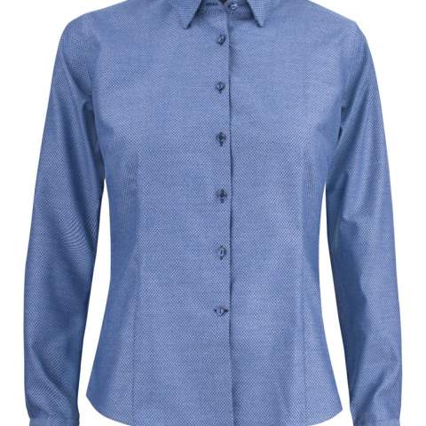Een lichtgewicht, strijkvrij overhemd met een geborsteld oppervlak dat zorgt voor een unieke, luxueuze en superzachte feel. Het biedt alle prestaties en draagcomfort die je nodig hebt, met tot 20% stretch in de breedte. Het shirt heeft een zachte moderne cut-away kraag met verborgen button-down functie. Blauwe details in de kraag, manchetten en knoopsluiting. Eenvoudig te dragen. Smart & casual. Regular Fit.