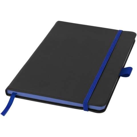 A5-formaat zwart hardcover notitieboek, voelt zacht aan. Beschikt over gekleurde paginaranden en een bijpassende kleur pagina-lint, elastische sluiting en penlus voor een coherente look. De beste keuze als je op zoek bent naar een voordelige notitieboek met bijpassende kleurendetails. Inclusief 80 pagina’s (70 g / m2) crèmekleurig papier.