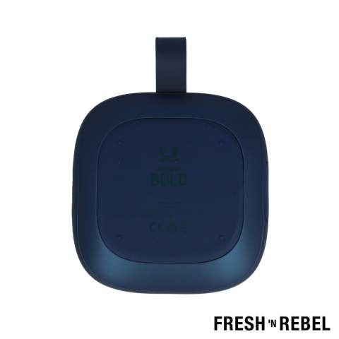 Deze extra kleine speaker neem je overal mee naar toe. Omdat hij zo plat is, past hij zelfs in je broekzak. De Bold XS is splash waterproof (IPX5) en heeft een playtime van 20 uur. Als de speaker leeg is, kun je ‘m binnen 4 uur weer opladen. Met de metalen clip kun je hem met gemak overal aan vastmaken. Zo neem je je muziek overal mee naartoe!