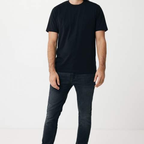Unisex modern fit t-shirt made from 100% cotton, of which 70% is organic and 30% recycled, 160 G/M². The t-shirt has a crew neck with 1x1 rib. The use of genuine recycled & organic fabric materials and environmental impact claims are guaranteed, by using the AWARE™ disruptive physical tracer and blockchain technology. By scanning the QR code, you will gain access to a dedicated digital passport of the product. 2% of proceeds of each sold product will be donated to Water.org. This product is OEKO-TEX® STANDARD 100 2303045 Centexbel certified. Due to the nature of recycled yarns, impurities and colour variations may appear.<br /><br />Neckline: Round<br />Fit: Modern fit