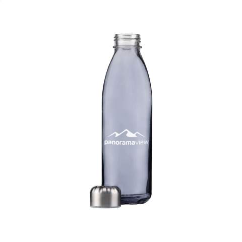 Luxuriöse Wasserflasche aus klarem und stabilem Kalknatronglas. Mit praktischem Schraubverschluss aus Edelstahl. Umweltfreundlich, BPA-frei, auslaufsicher, langlebig und wiederverwendbar. Fassungsvermögen: 650 ml. Pro Stück in einer Verpackung.