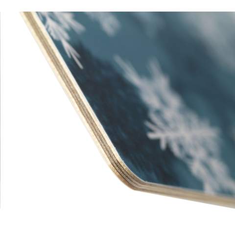 WoW! An ice scraper made from 100% natural material: Swedish birch wood veneer. Several layers of birch veneer are glued to form a sturdy wooden board from which the ice scraper is made. This ice scraper has a glossy, water-repellent protective layer and its square shape makes it easy to use. Bring on the frost! Including full colour imprint on one side.