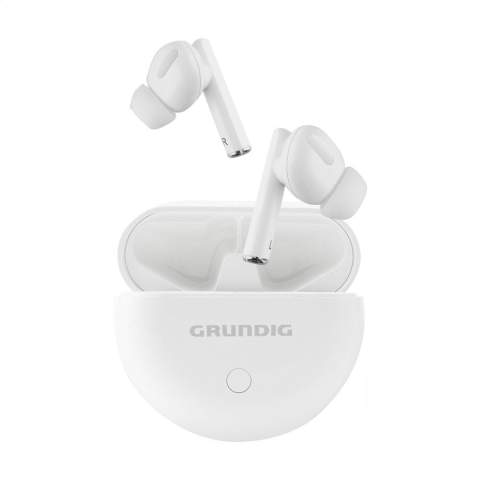 True wireless écouteurs stéréo sans fil TWS de la marque Grundig. Cet ensemble comprend un boîtier de rangement rond et rechargeable. Les écouteurs utilisent Bluetooth (version 5.0) pour une connexion fluide et ils disposent d'un indicateur de batterie LED. Ils disposent d'une batterie de 45 mAh et ne prennent, lorsqu'ils sont placés dans le boîtier de charge de 350 mAh, que 2 heures pour se charger. La durée de lecture maximale est de 3 heures lorsque la batterie est complètement chargée. Avec une excellente reproduction sonore, un volume réglable, un couplage automatique et un contrôle tactile. Écoutez de la musique sans avoir de câbles qui vous gênent et répondez aux appels en mode mains libres avec le microphone intégré. La connexion a une portée de 10 mètres. Entrée 5V/0.5A (Type-C). Inclus : un câble de charge type-C et un mode d'emploi. Par pièce dans une boîte.