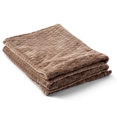 The beautiful Jaquard plaid from Kosta LInnewäfveri is made of soft fleece. The front of the plaid has a pattern of small rectangles while the back is smooth. As soft and cozy as it is decorative, the throw is suitable for both wrapping around and beautifying the interior.