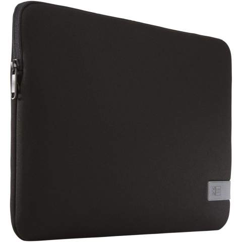 Housse pour ordinateur portable de 14" avec 6 mm de mousse à mémoire de forme dense et doublure intérieure molletonnée pour la protection de l’appareil, ainsi qu’un patch réfléchissant au niveau du panneau avant. Garantie Case Logic : 25 ans.