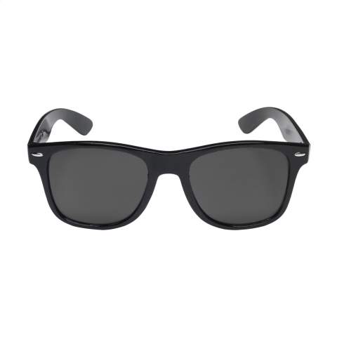 WoW! Durable RPET sunglasses  The frame is 100% recycled from PET bottles: eco-friendly and environmentally responsible. Offer 400 UV protection (according to European standards). Each item is supplied in an individual brown cardboard box.