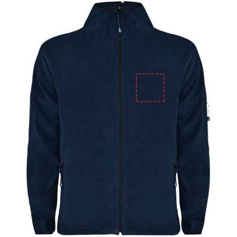 Veste en micropolaire pour un usage quotidien, avec col montant, manches longues et lizeré contrasté. Poche avec fermeture zippée contrastée sur la manche gauche et fermeture zippéecontrastée sur le devant. Coutures latérales et poitrine. Coudières ton sur ton.       
