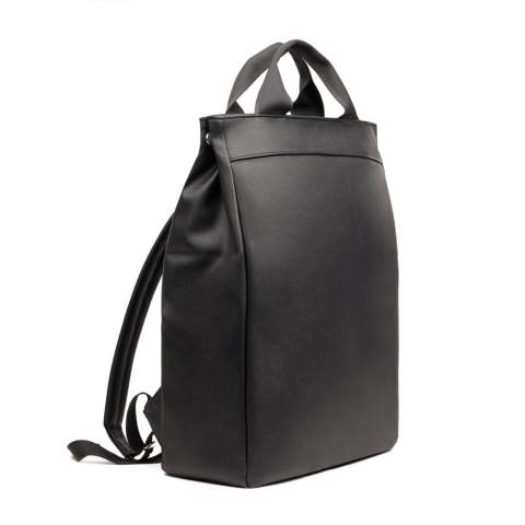 Mit unserem dezenten und exklusiven Rucksack können Sie mühelos vom Büro ins Freie wechseln. Schlankes Design und exklusiver Look. Mit einem gepolsterten Laptopfach für zusätzlichen Schutz. Kann als Tragetasche oder als Rucksack getragen werden, was ihn vielseitig und praktisch für jede Situation macht. Die Außenseite des Rucksacks besteht aus recyceltem PU und ebenso das Innenfutter besteht aus recycelten Materialien. Die Zertifizierung durch RCS (Recycled Claim Standard) garantiert, dass die gesamte Lieferkette der recycelten Materialien zertifiziert ist. Der Gesamtanteil an recyceltem Material basiert auf dem Gesamtgewicht des Produkts. Dieses Produkt enthält 27% RCS-zertifiziertes recyceltes Polyester und 8% RCS-zertifiziertes recyceltes PU.Mit unserem dezenten und exklusiven Rucksack können Sie mühelos vom Büro ins Freie wechseln. Schlankes Design und exklusiver Look. Mit einem gepolsterten Laptopfach für zusätzlichen Schutz. Kann als Tragetasche oder als Rucksack getragen wer