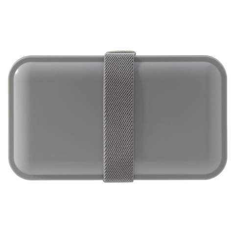 Die Bento-Box basiert auf einem uralten japanischen Prinzip. Sie ist die ideale Lunchbox oder für ein Sommer-Picknick mit mehreren Fächern. Aus unverwüstlichem Material gefertigt und geeignet, den Inhalt in der Mikrowelle zu erwärmen. Wird mit Besteck geliefert.