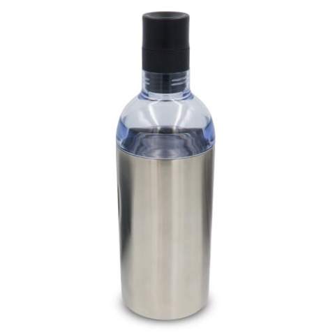 Sturdy double walled stainless steel wine bottle cooler to keep a bottle of wine cool. Thanks to the nifty lid, wine can be served while the bottle remains inside the cooler. Suitable for many shapes of bottles and ideal for a picnic or barbecue party.
