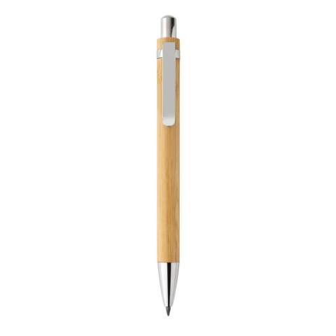 Der Pynn Infinity-Stift überdauert etwa 100 Bleistifte! Er hat eine Schreiblänge von bis zu 20.000 Metern und verwendet eine Graphitspitze, um eine Graphitlinie zu erzeugen. Er schreibt nicht nur wie ein Bleistift, sondern die Markierungen können auch wie gewohnt wieder wegradiert werden. Die Spitze ist einziehbar, so dass Sie ihn leicht in Ihrer Tasche verstauen können. In einem FSC®-Kraft-Geschenkumschlag verpackt.