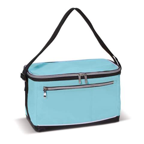 Polyester-Kühltasche mit verstellbarem Griff (1200x30mm). Ein großes Kühlfach und eine kleine Tasche auf der Vorderseite. Beide mit Reißverschluss zum verschließen.