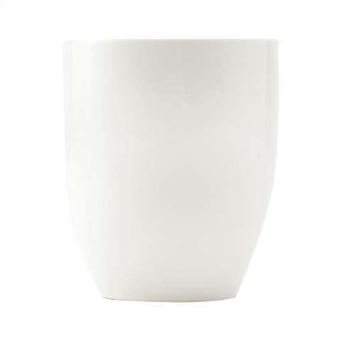 Très grande mug en céramique de haute qualité. Tasse entièrement blanche ou avec intérieur coloré. Capacité 450 ml. Passe au lave-vaisselle. Marquage est testée au lave-vaisselle et certifiée selon EN 12875-2.